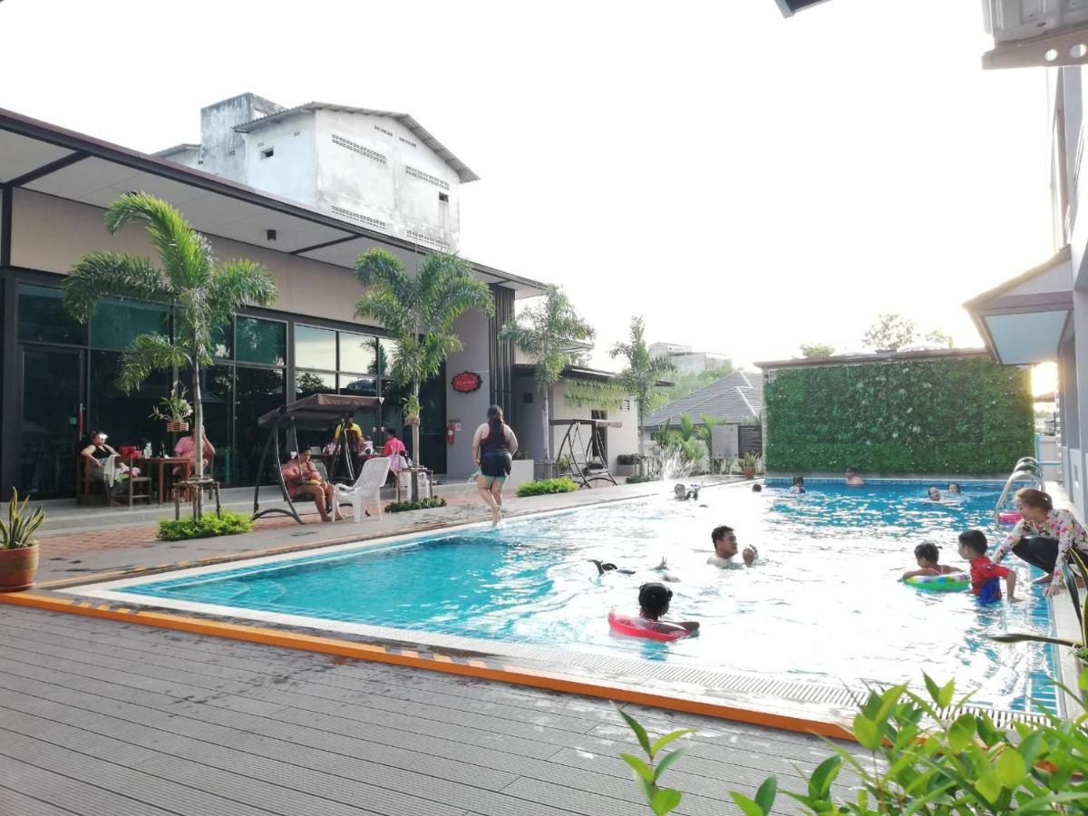 J.P.Grand Hotel Trat Bagian luar foto