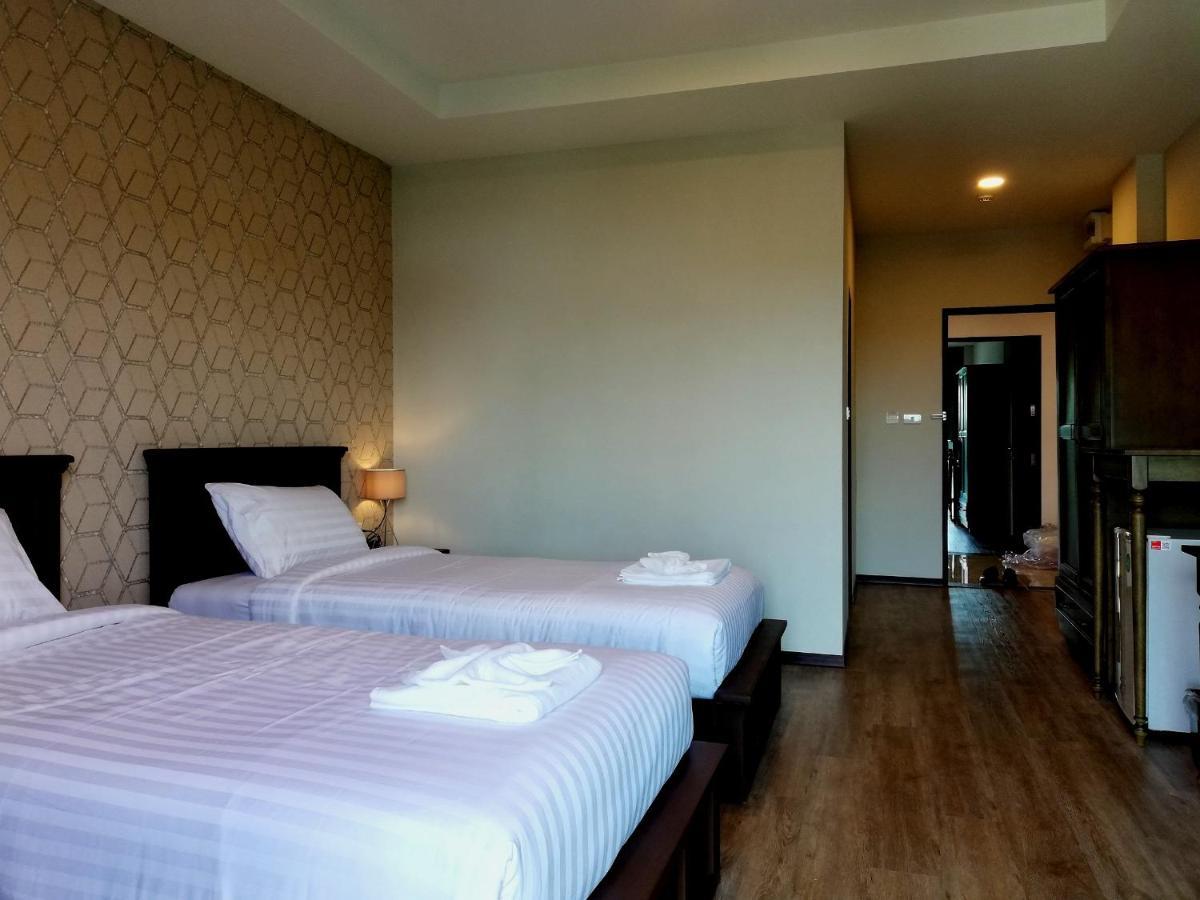 J.P.Grand Hotel Trat Bagian luar foto