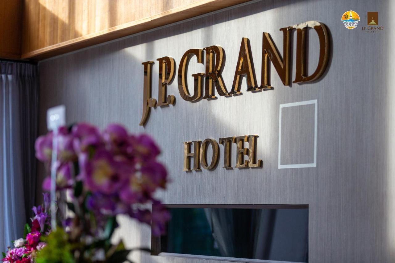 J.P.Grand Hotel Trat Bagian luar foto