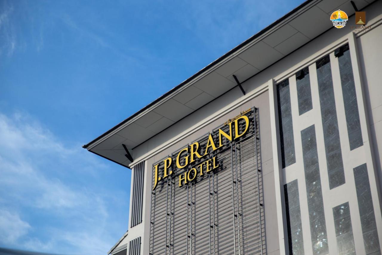 J.P.Grand Hotel Trat Bagian luar foto